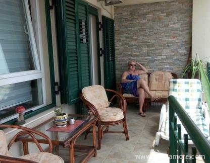 Апартамент Александра, частни квартири в града Herceg Novi, Черна Гора - terasa 1